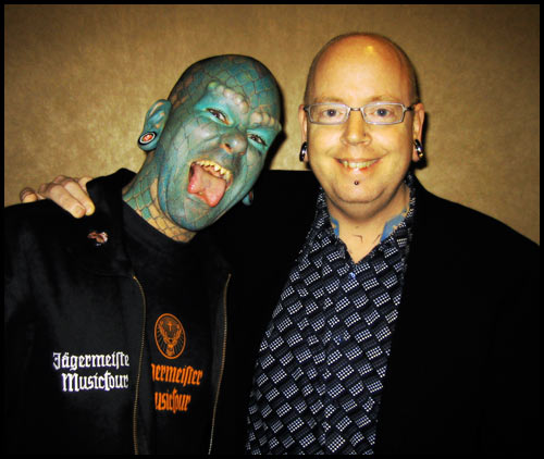 Penn and Teller's Jazz Pianist Mike Jones with The Lizardman