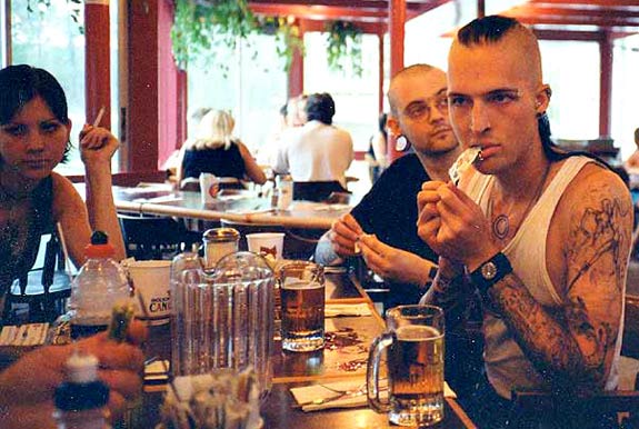 Corrie, Shannon & Ryan circia 1995.