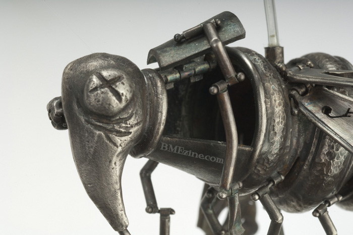 mosquito-hinge-detail-web-image