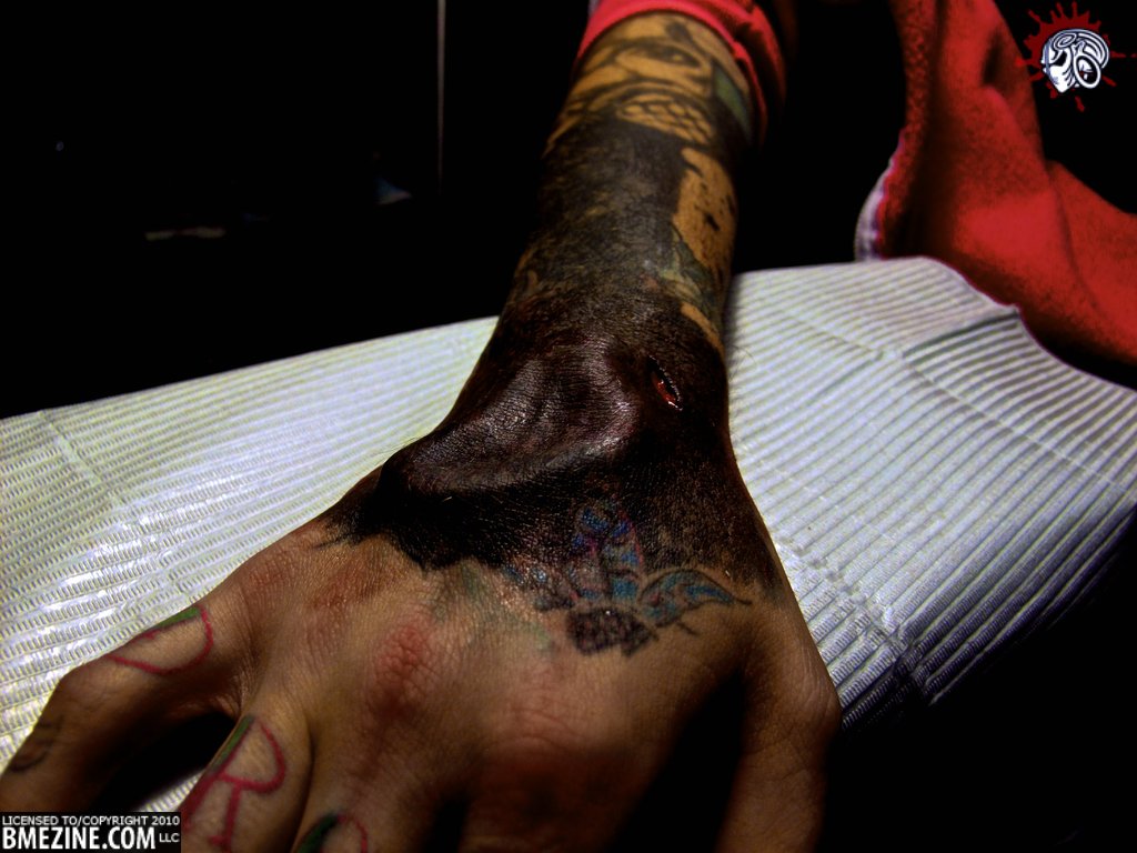 hand hand