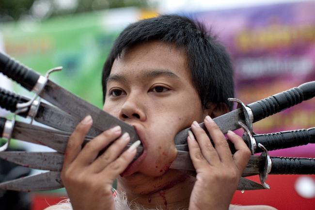 250087-phuket-vegetarian-festival-pic-21